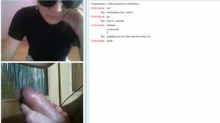 Дрочер в чат рулетке наяривает свой длинный хуй