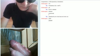 Дрочер в чат рулетке наяривает свой длинный хуй