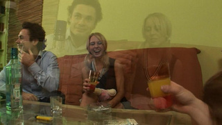 Самцы напоили русскую малышку и трахнули