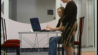 Бойфренд загнул по собачьи и выебал в половую щель свою училку