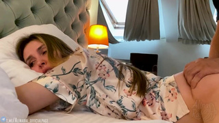 Ты куда? Не бросай мамашку без оргазма, ну-ка вернись и дотрахай