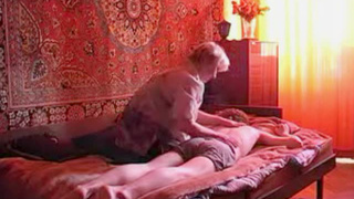 Русская старушка учит внука ебаться